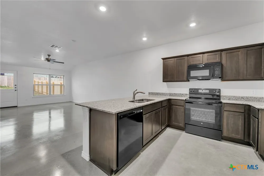 627 Pacific Crest Trail Copperas Cove, TX 76522