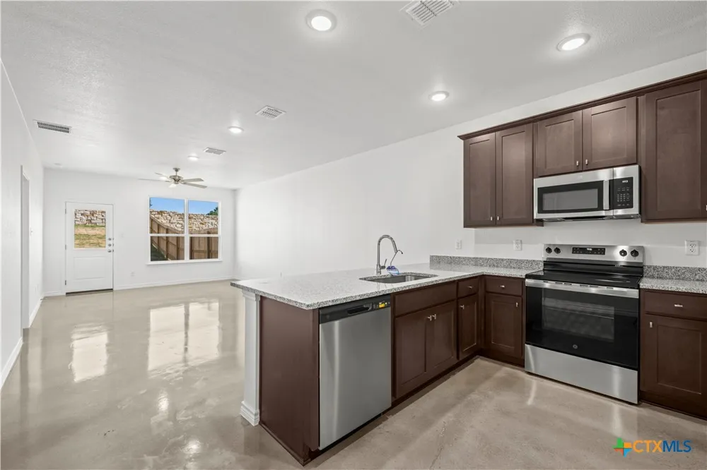 631 Pacific Crest Trail Copperas Cove, TX 76522