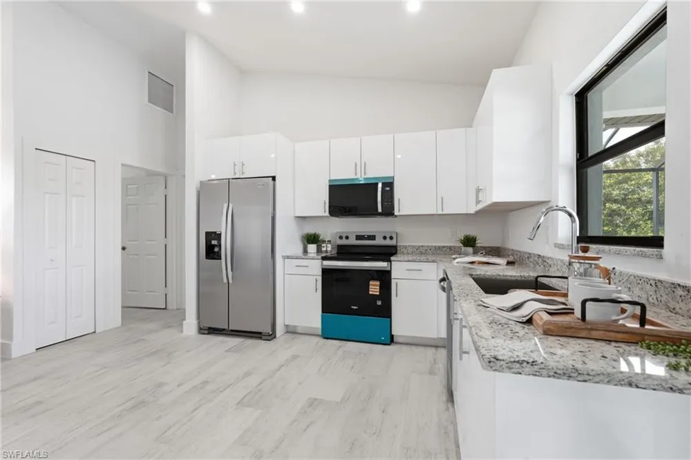 2210 NW 9th Avenue Cape Coral, FL 33993
