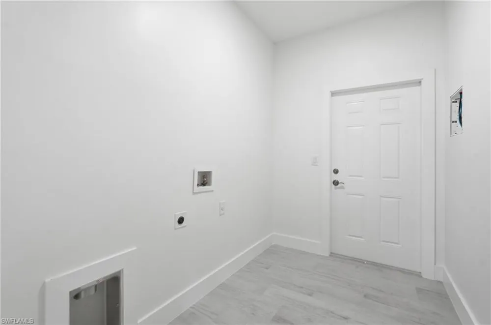 2210 NW 9th Avenue Cape Coral, FL 33993