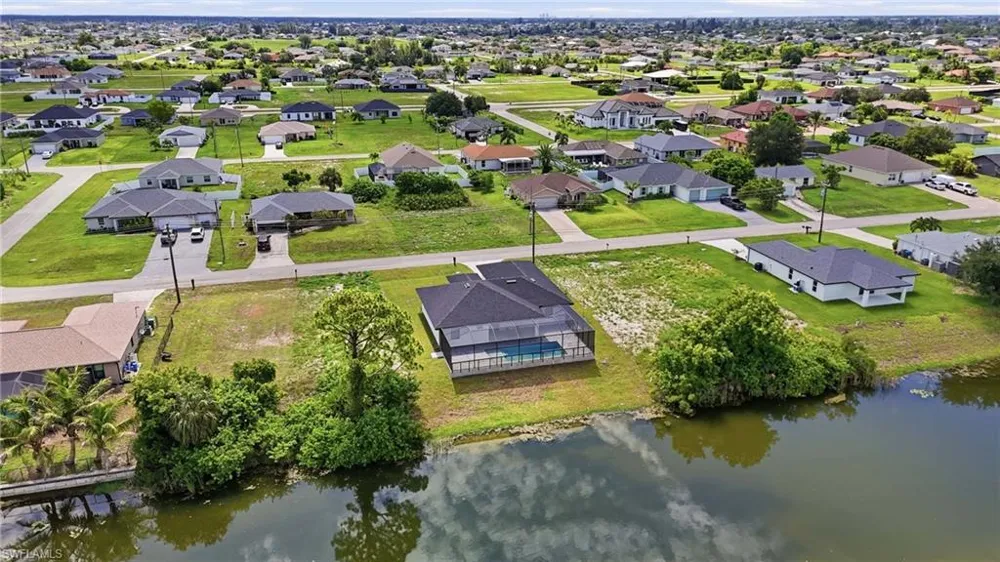 2210 NW 9th Avenue Cape Coral, FL 33993