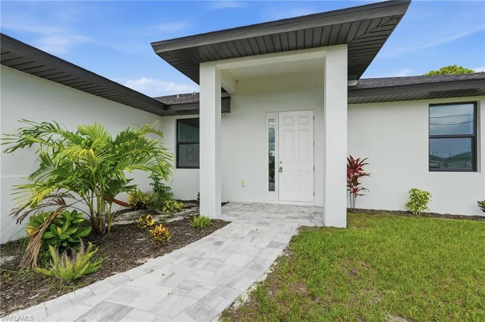 2210 NW 9th Avenue Cape Coral, FL 33993