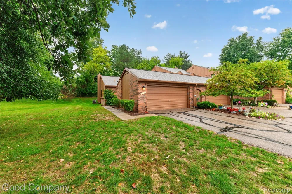 1902 Jenny Lane Rochester Hills City, MI 48309