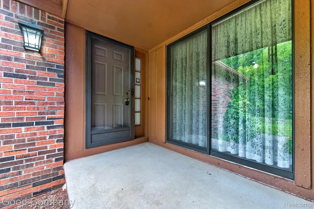 1902 Jenny Lane Rochester Hills City, MI 48309