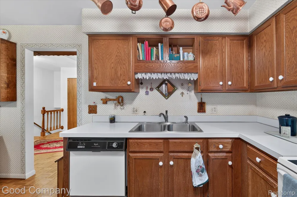 1902 Jenny Lane Rochester Hills City, MI 48309