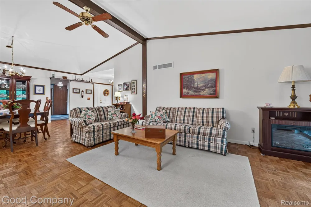 1902 Jenny Lane Rochester Hills City, MI 48309