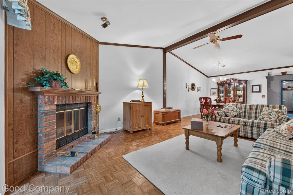 1902 Jenny Lane Rochester Hills City, MI 48309