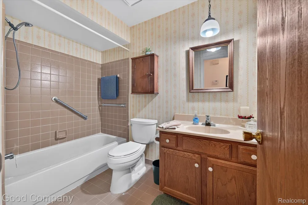1902 Jenny Lane Rochester Hills City, MI 48309