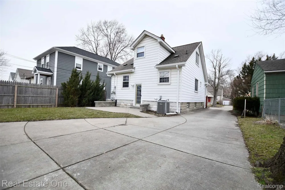 610 Marlin Avenue Royal Oak City, MI 48067