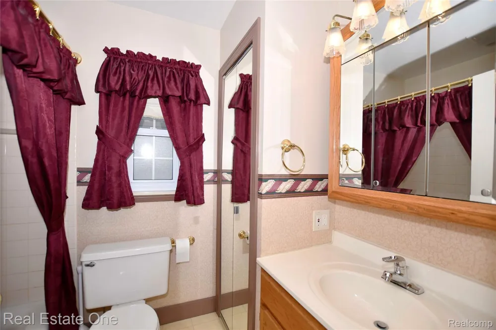 610 Marlin Avenue Royal Oak City, MI 48067