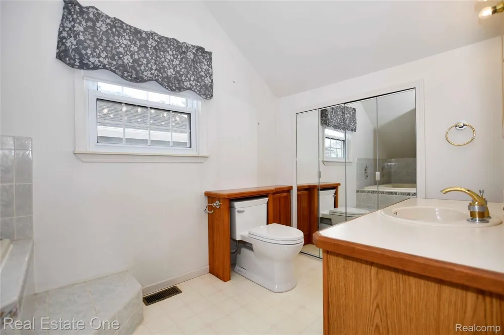 610 Marlin Avenue Royal Oak City, MI 48067