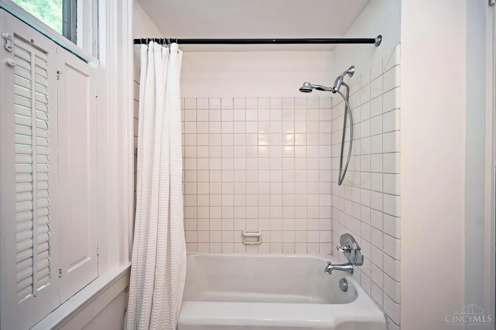 35 Walnut Avenue Wyoming, OH 45215