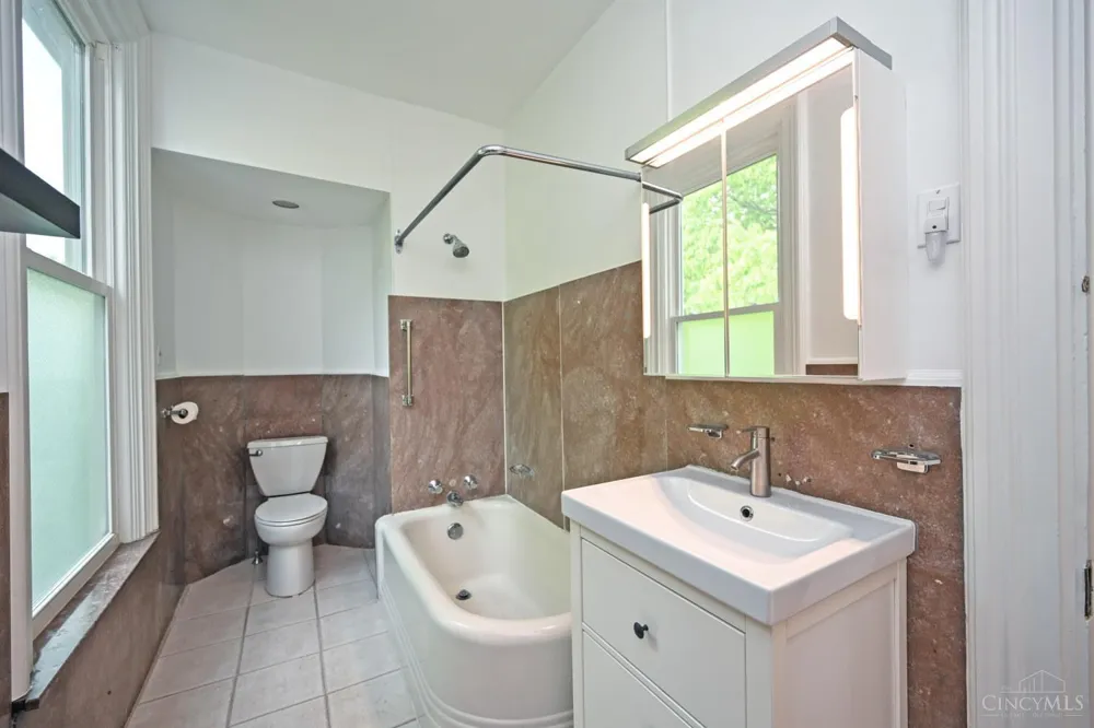 35 Walnut Avenue Wyoming, OH 45215