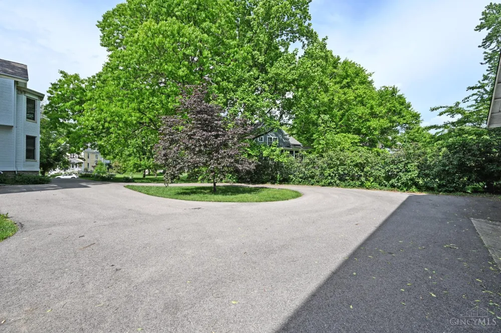 35 Walnut Avenue Wyoming, OH 45215