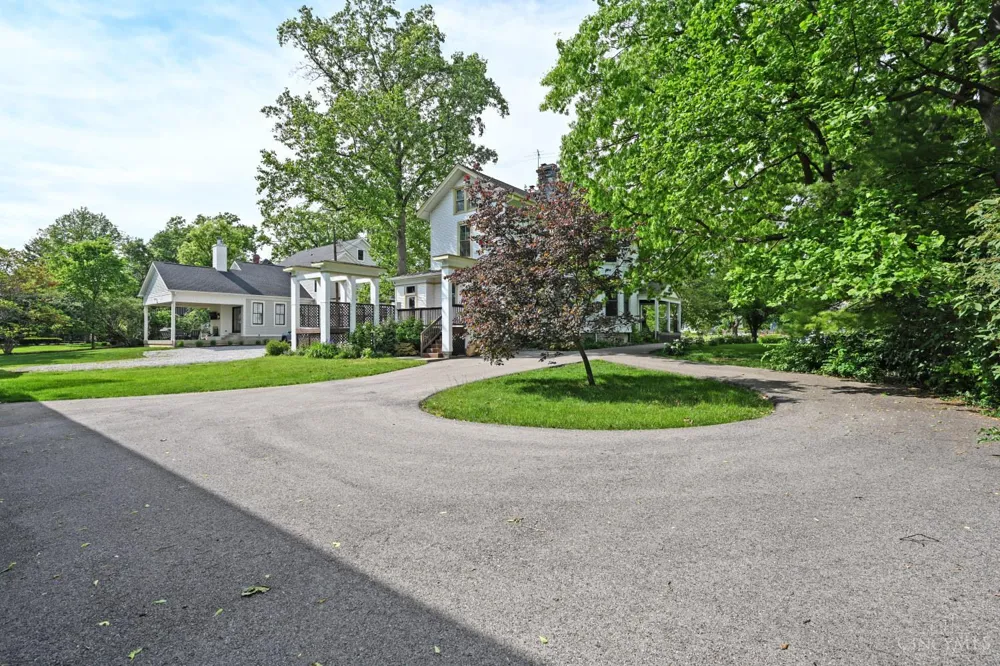35 Walnut Avenue Wyoming, OH 45215