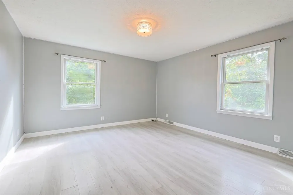 6233 Fay Court Miami, OH 45140