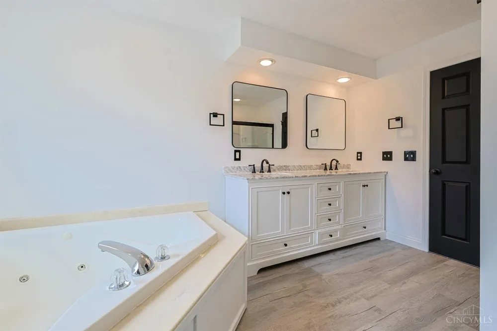 6233 Fay Court Miami, OH 45140