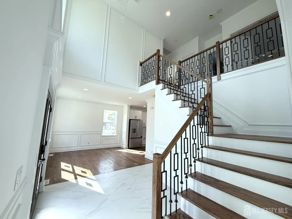 28 S McKinley Avenue S Iselin, NJ 08830