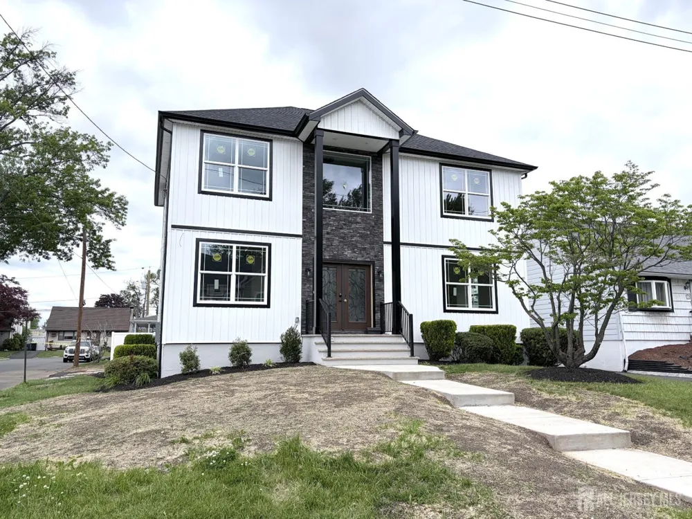 28 S McKinley Avenue S Iselin, NJ 08830