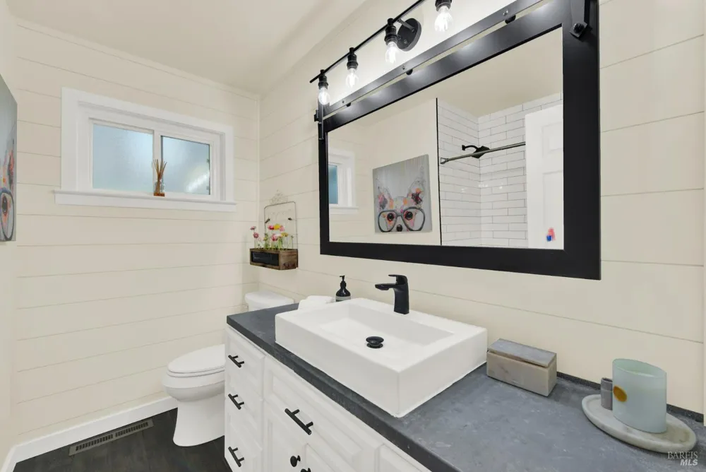 1115 Larkin Way Napa, CA 94558