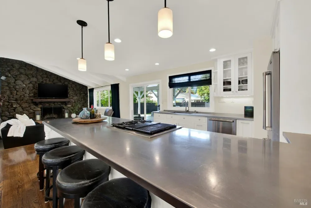 1115 Larkin Way Napa, CA 94558