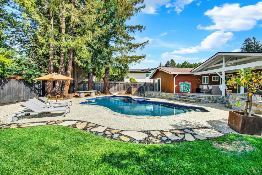1115 Larkin Way Napa, CA 94558