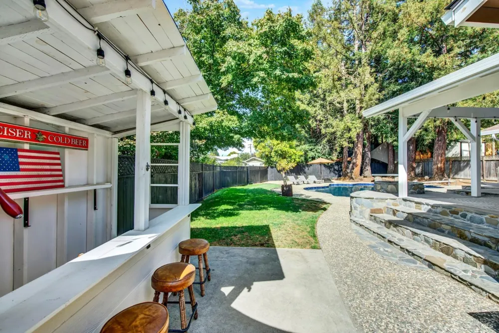 1115 Larkin Way Napa, CA 94558