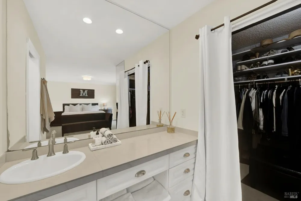 1115 Larkin Way Napa, CA 94558