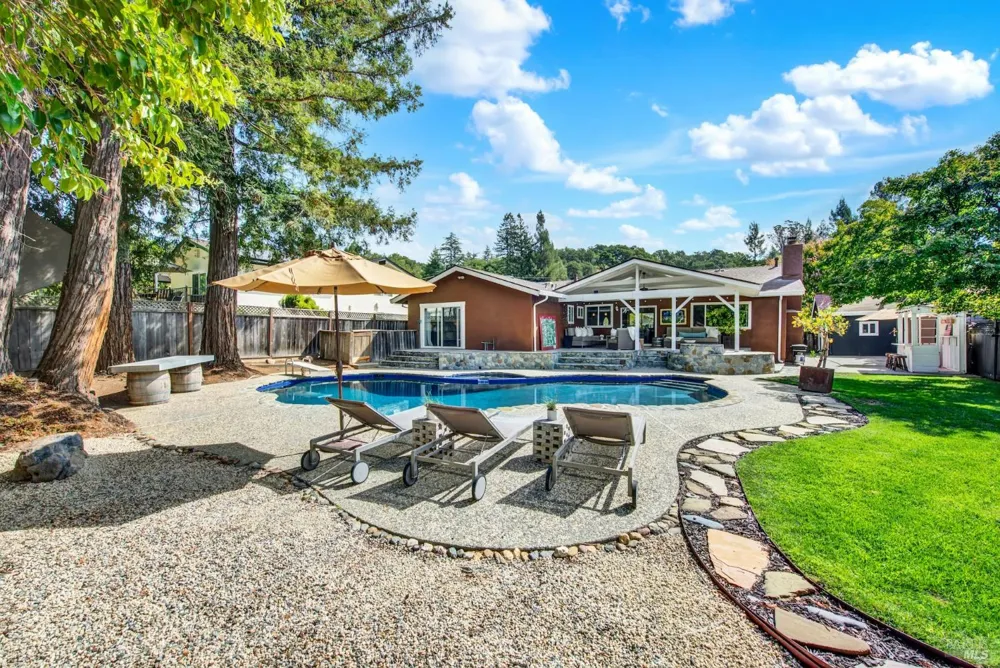 1115 Larkin Way Napa, CA 94558