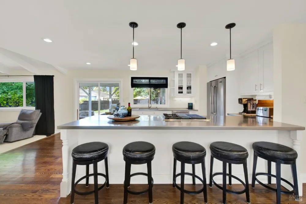 1115 Larkin Way Napa, CA 94558