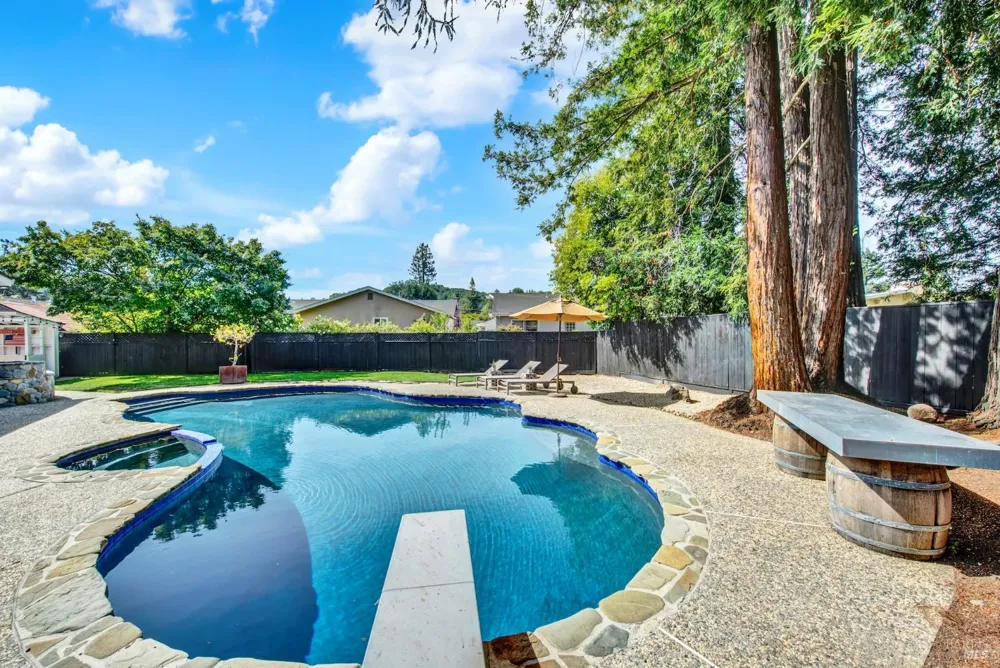 1115 Larkin Way Napa, CA 94558