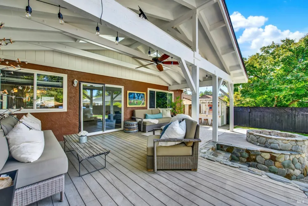 1115 Larkin Way Napa, CA 94558