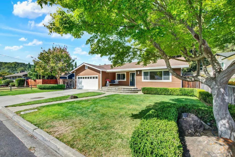 1115 Larkin Way Napa, CA 94558