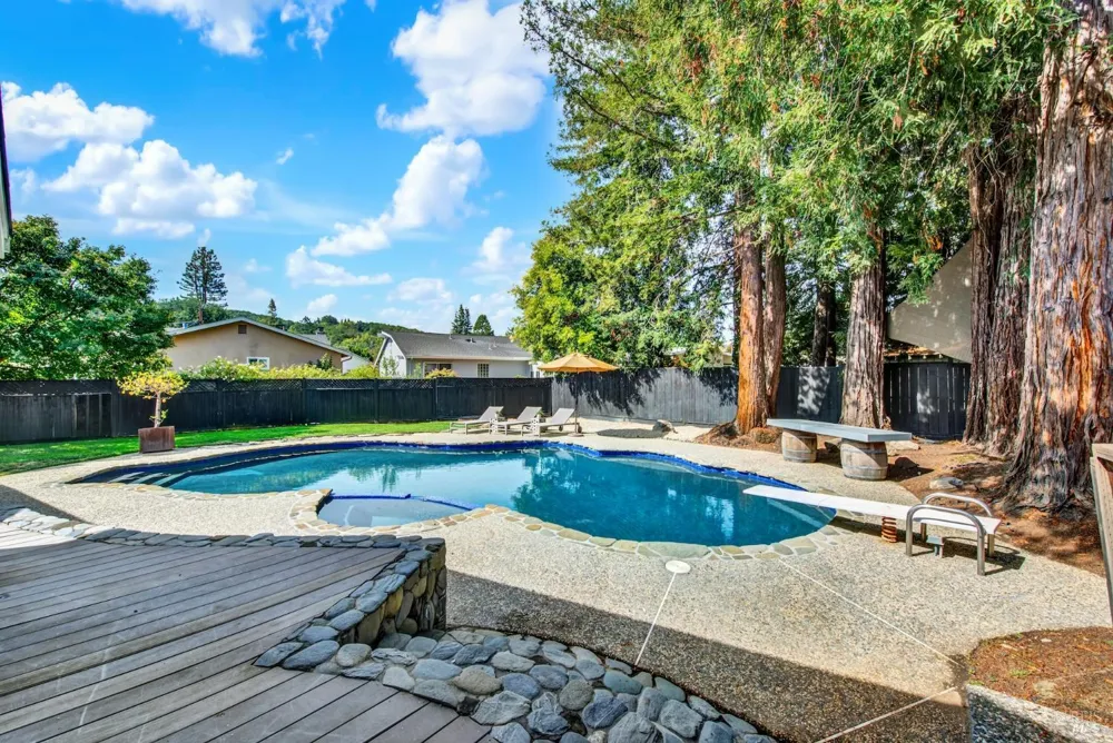 1115 Larkin Way Napa, CA 94558