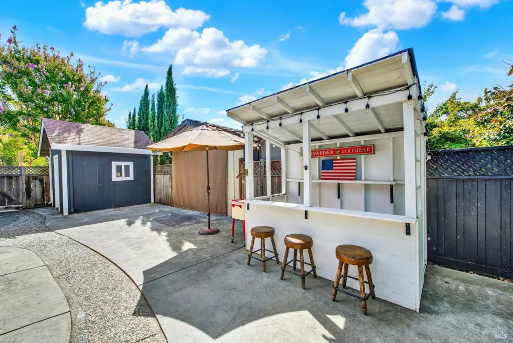 1115 Larkin Way Napa, CA 94558