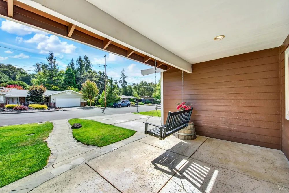 1115 Larkin Way Napa, CA 94558