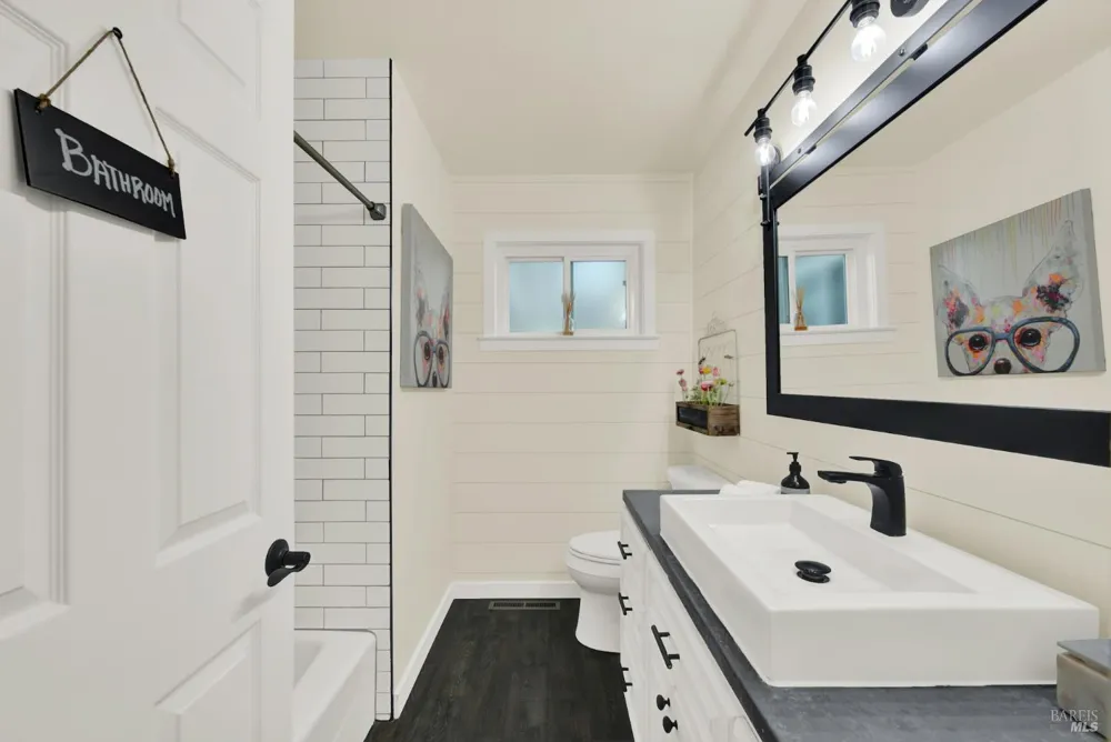 1115 Larkin Way Napa, CA 94558