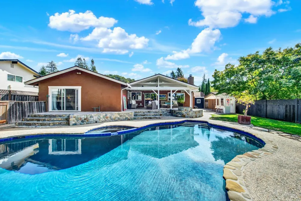 1115 Larkin Way Napa, CA 94558