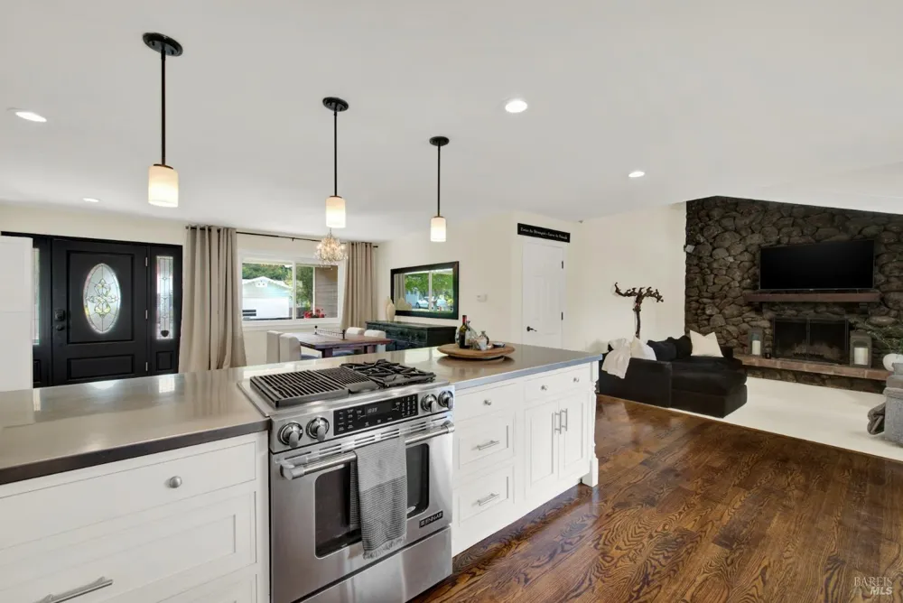 1115 Larkin Way Napa, CA 94558