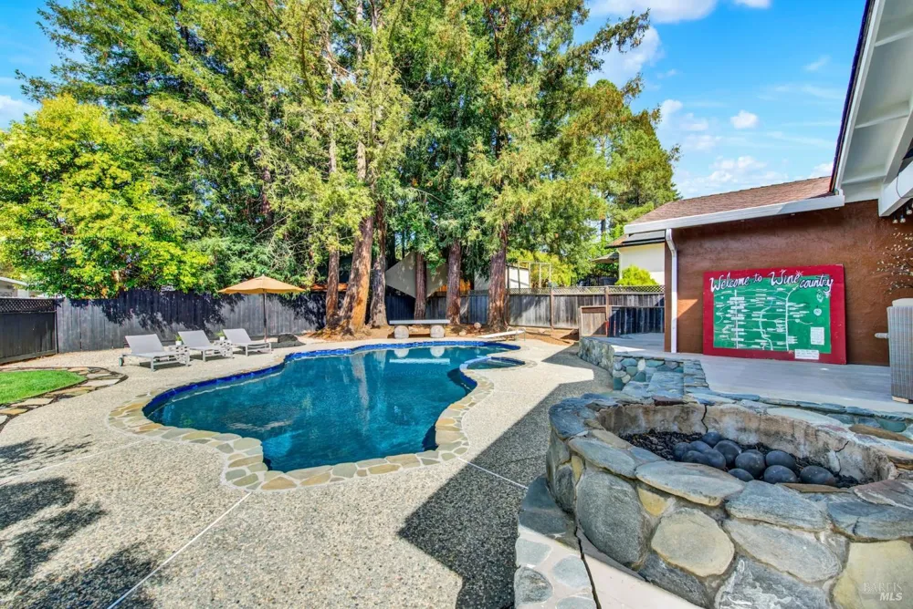 1115 Larkin Way Napa, CA 94558