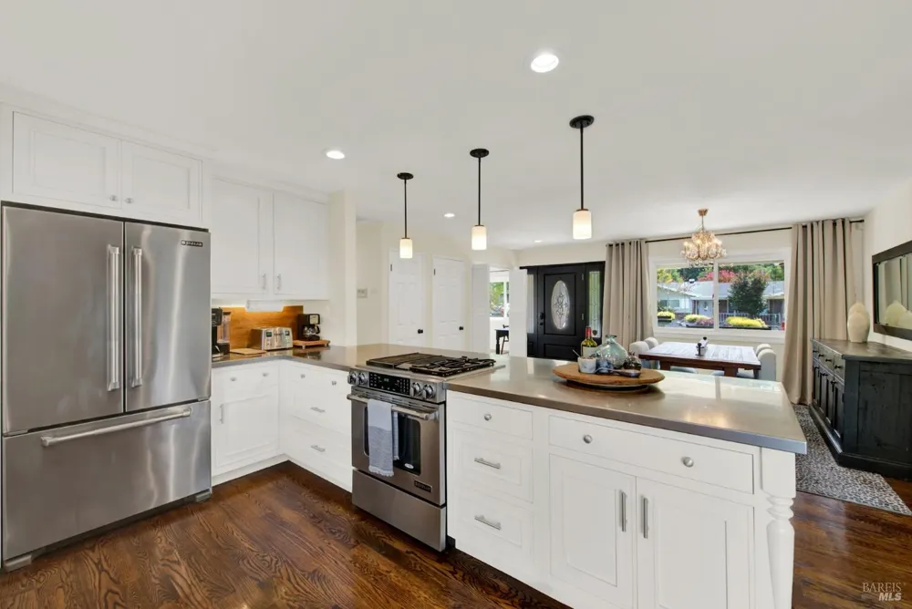 1115 Larkin Way Napa, CA 94558