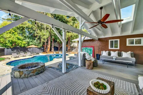 1115 Larkin Way