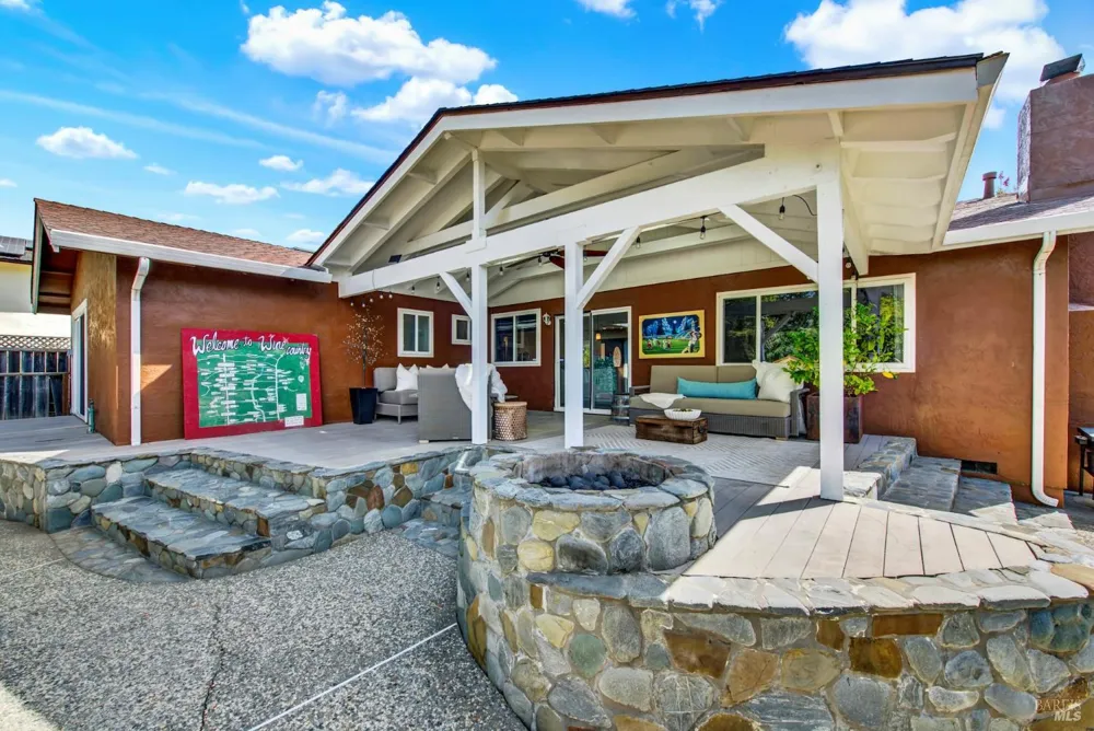 1115 Larkin Way Napa, CA 94558