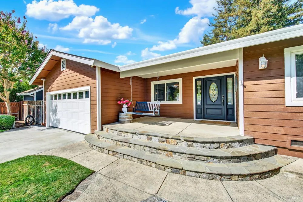 1115 Larkin Way Napa, CA 94558