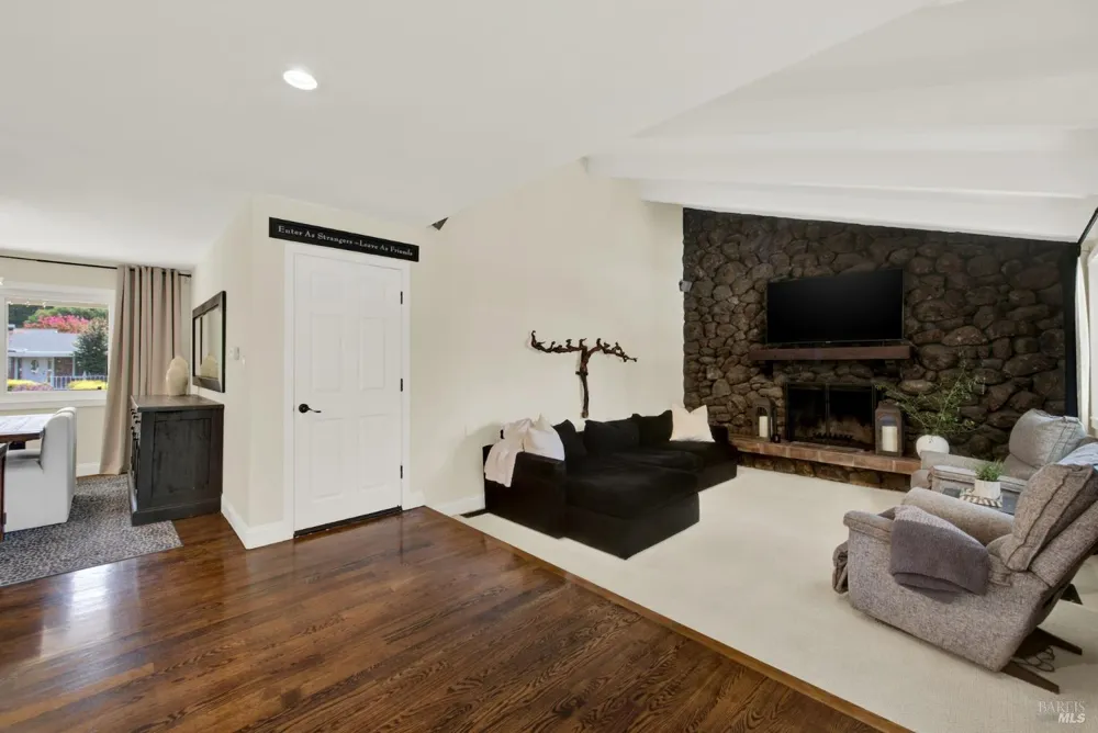 1115 Larkin Way Napa, CA 94558