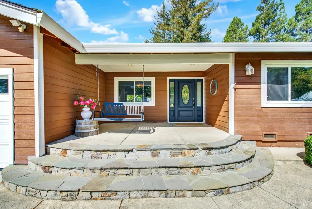 1115 Larkin Way Napa, CA 94558