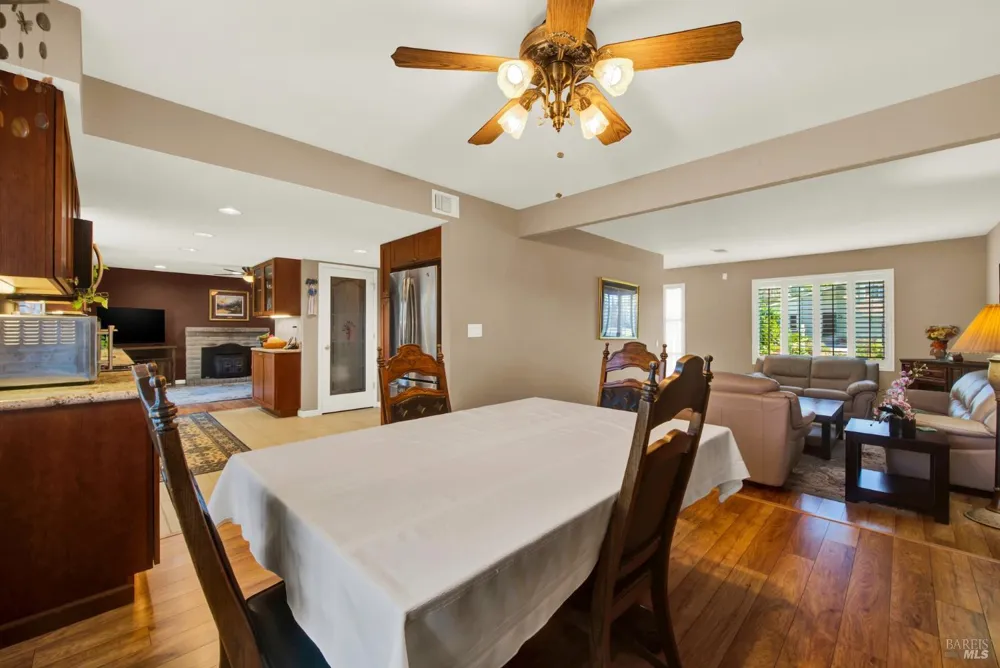 160 Clayton Circle Vacaville, CA 95687