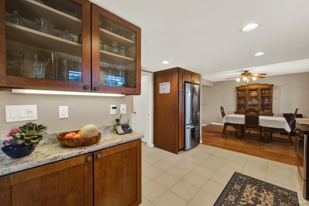 160 Clayton Circle Vacaville, CA 95687