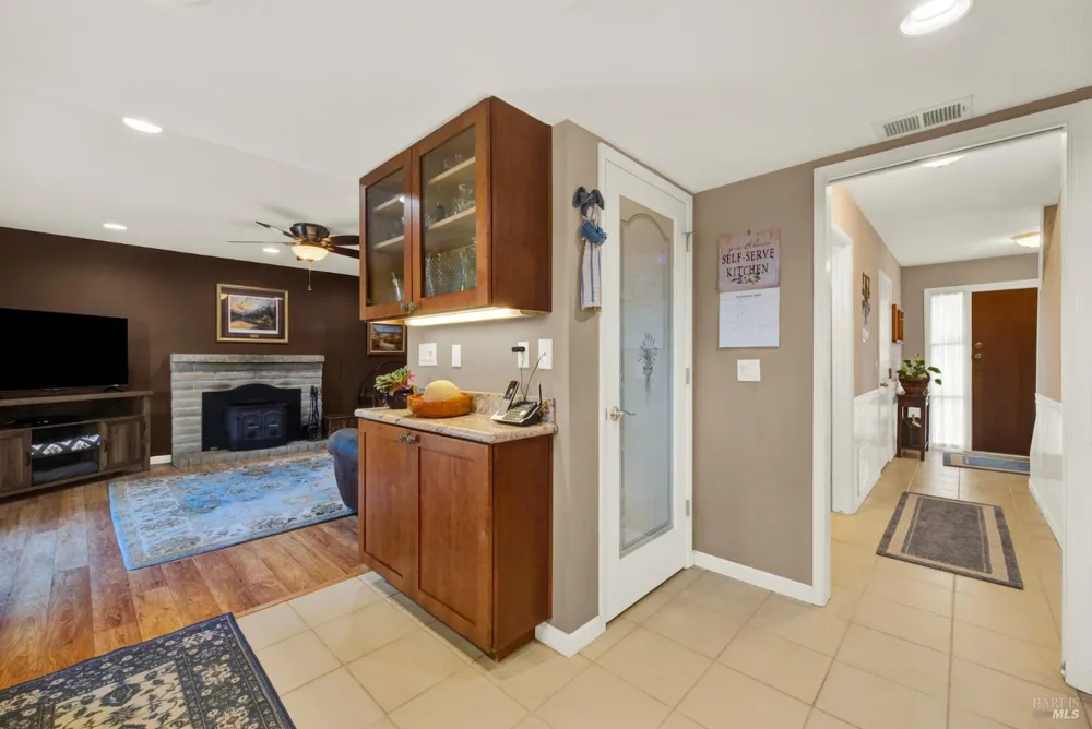 160 Clayton Circle Vacaville, CA 95687