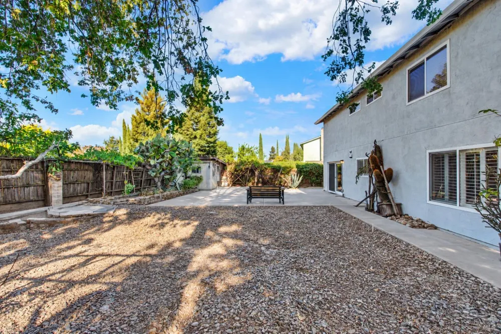 160 Clayton Circle Vacaville, CA 95687